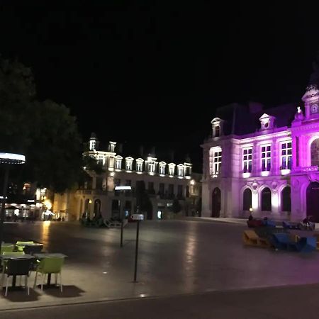 Le Square : Appartement Climatise En Centre Ville Poitiers Luaran gambar